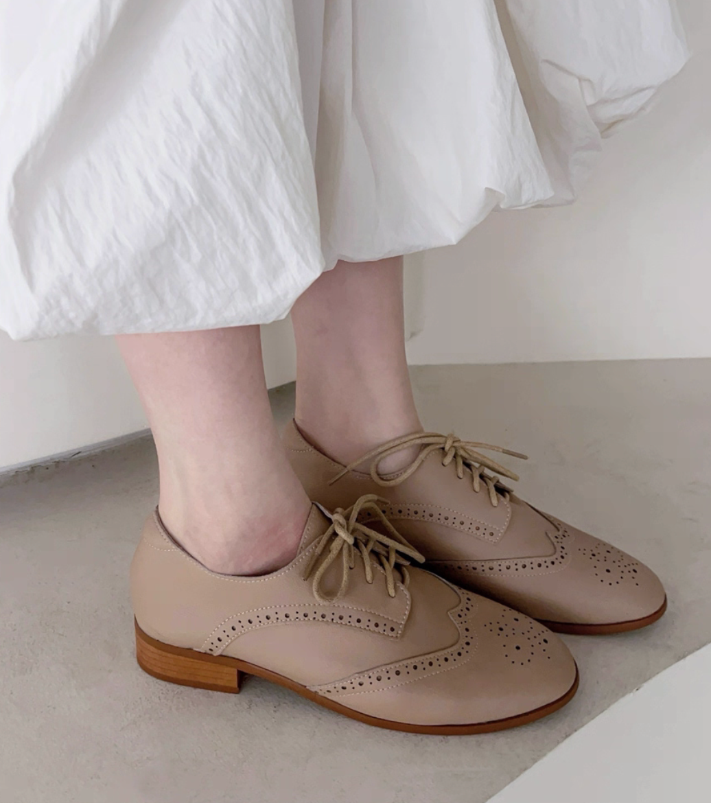 Brogue calf leather casual lacing shoes