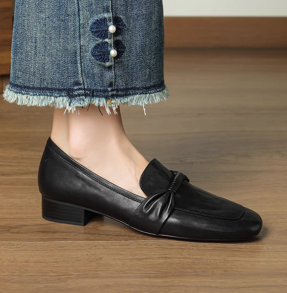 Thumbnail: Calf leather rolled strands deco loafers