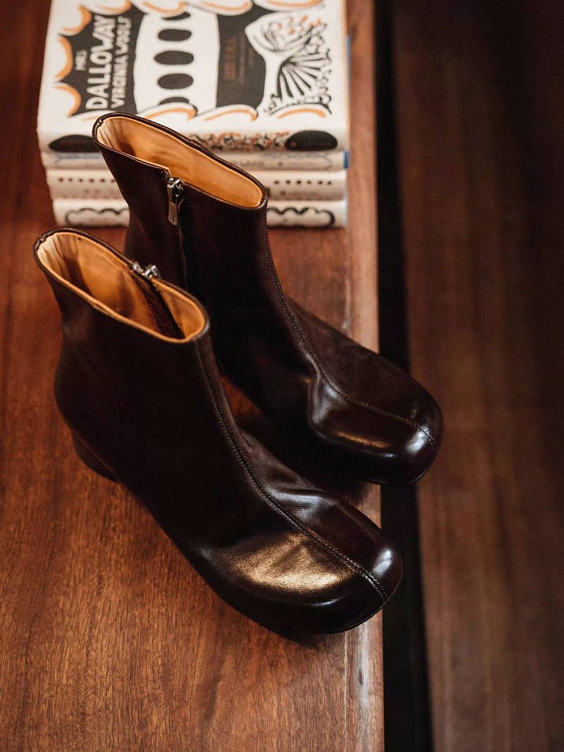 Made in Italy Italian calf leather round toe side zipped ankle boots 10