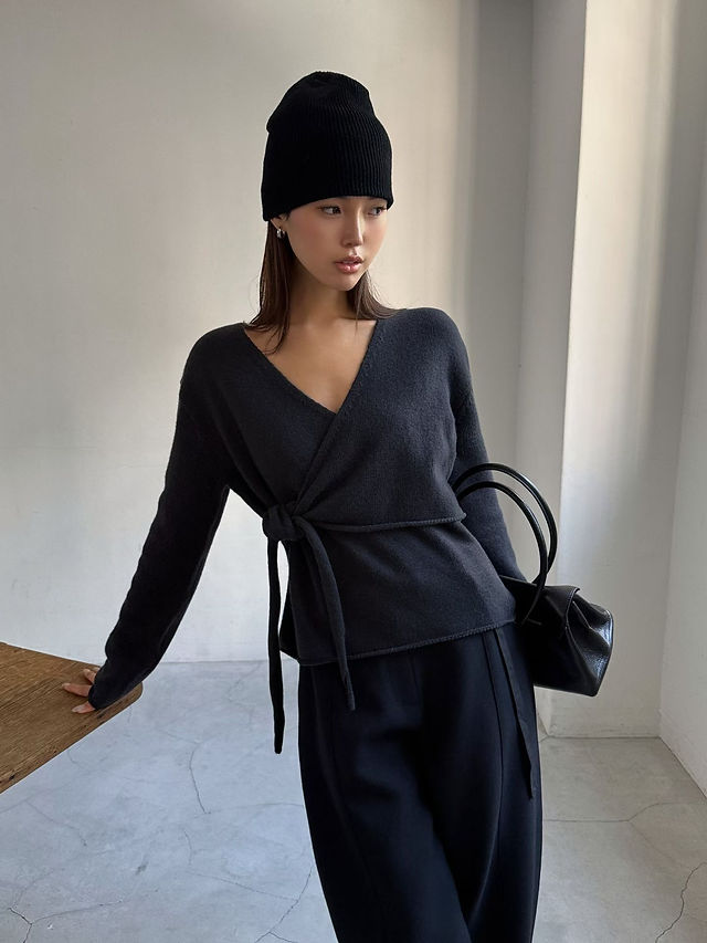 Side knot V neck 50% merino wool nylon knitwear 2