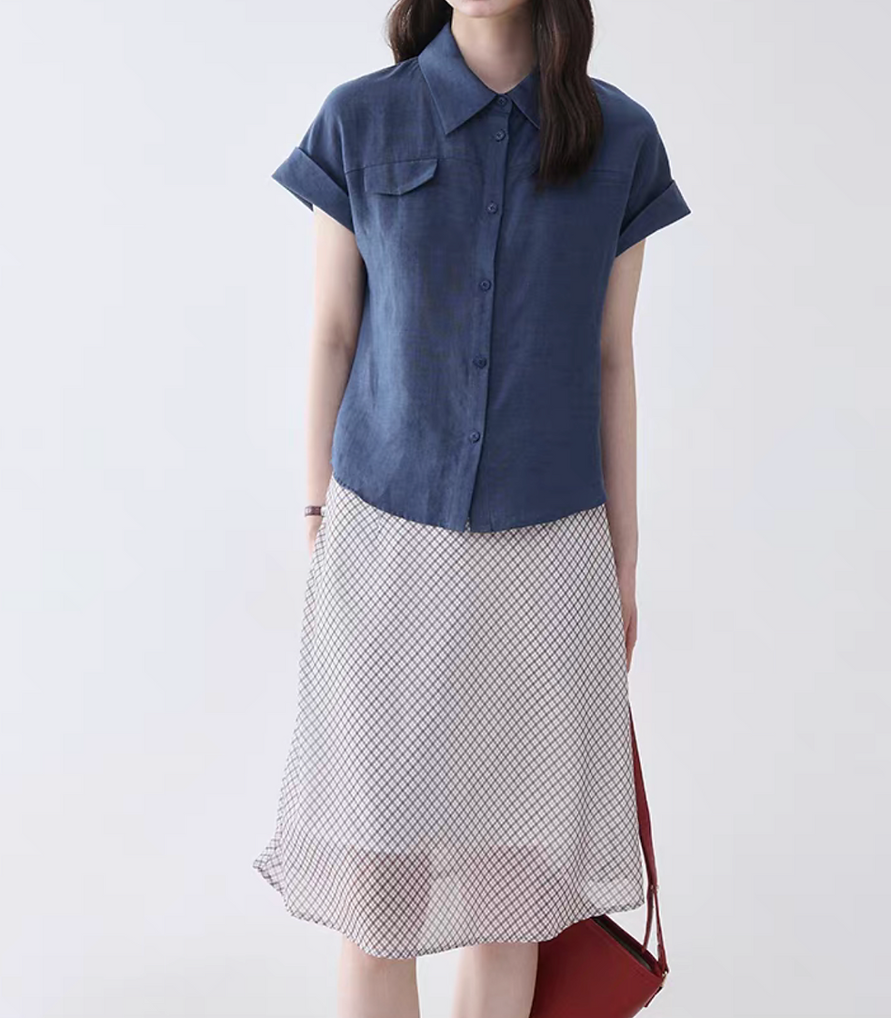 Thumbnail: Cotton linen blue shortsleeved side pockets shirt