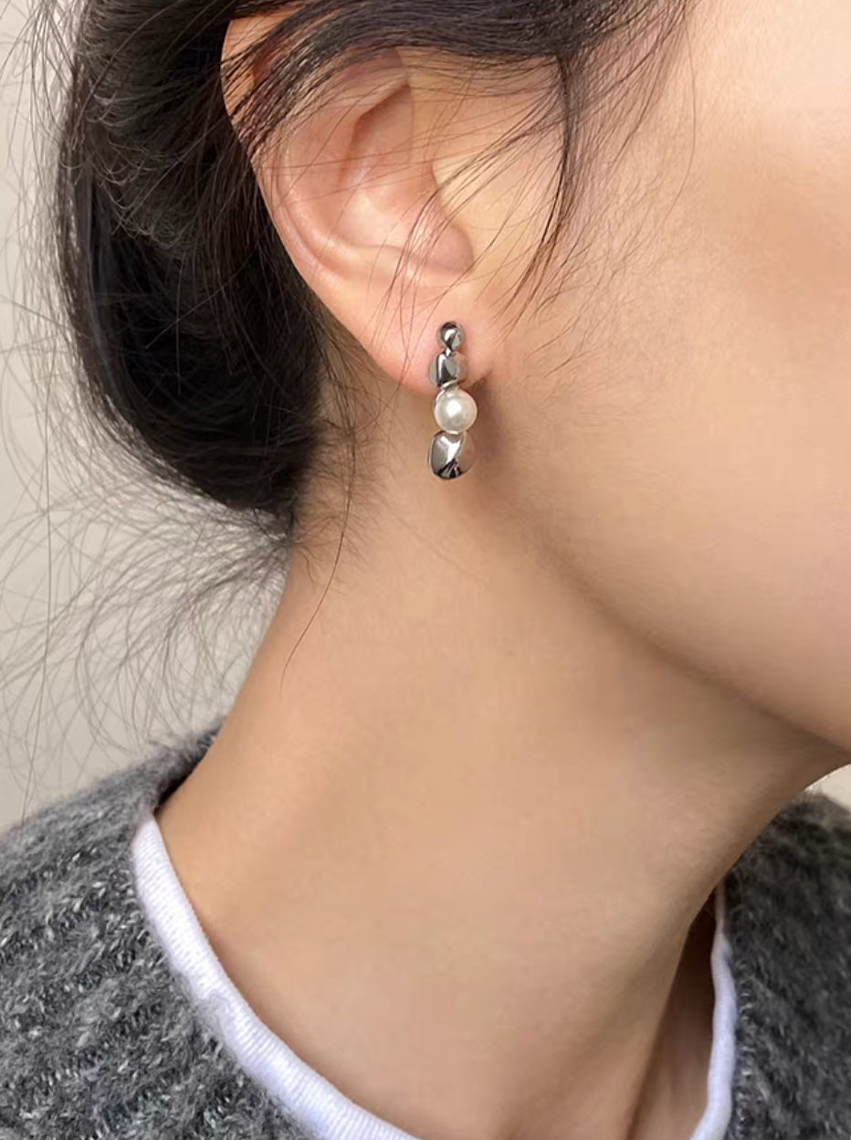 Thumbnail: Engraved beads 925 silver alloy plastic pearl earrings