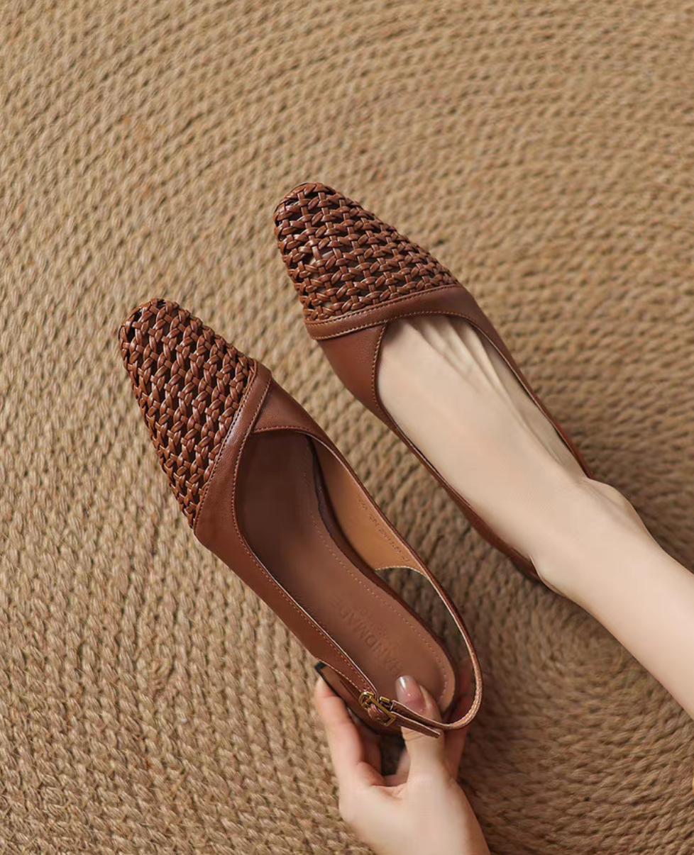 Thumbnail: Sling back diagonal weaved calf leather pointy low heels