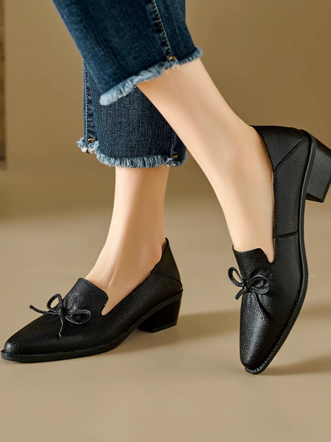 Ribbon embossed lambskin wood heel pointy shoes 7