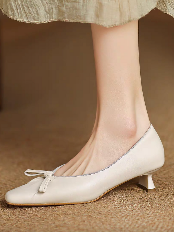 Calf leather brushed off ribbon stilettos