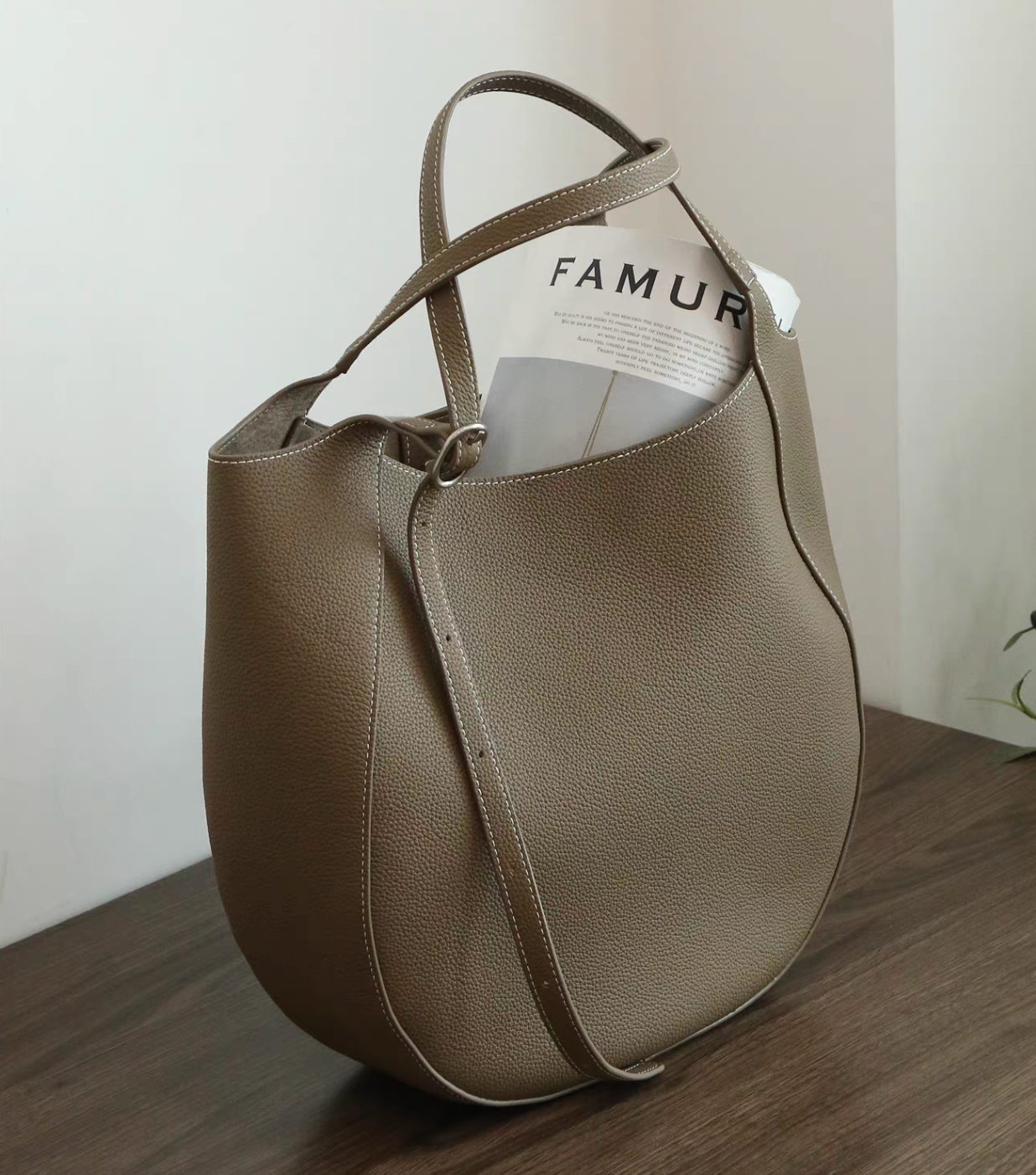 Grain calf leather white stitched saddle bucket handle / crossbody bag