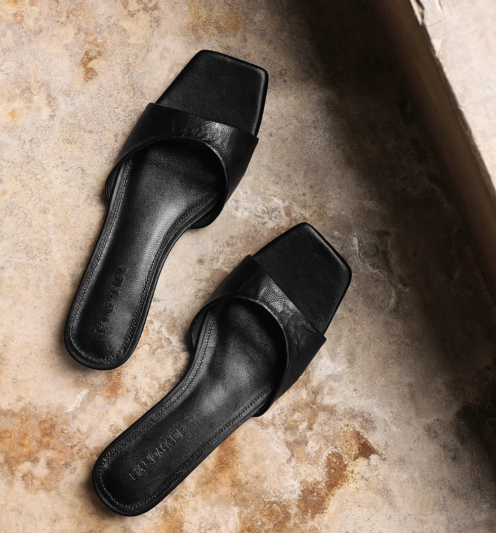 Thumbnail: Embossed lambskin minimalistic curved rim slip ons