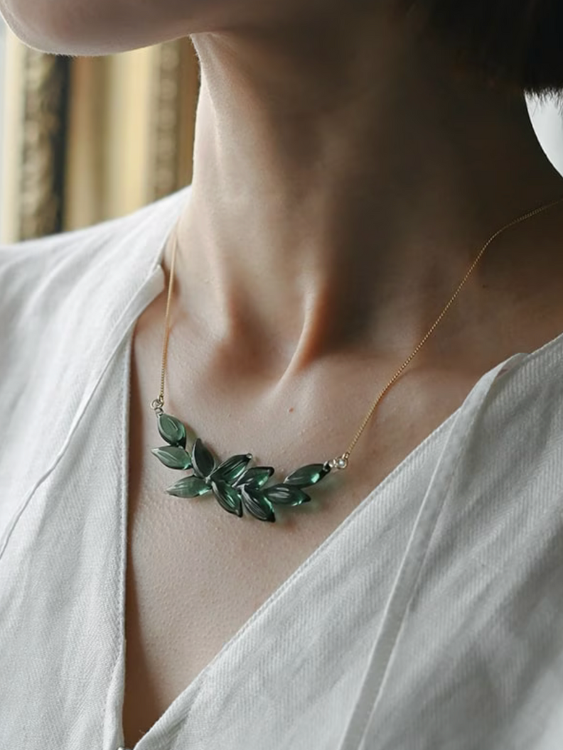 Handmade Hario yureha Maako Kido green tinted leafy glass necklace 1