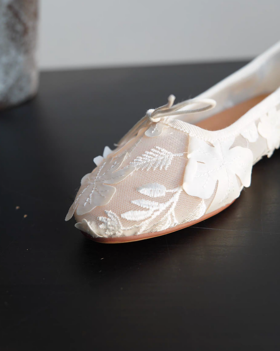 Thumbnail: Made in Paris Italian sheep skin mesh artsy white floral embossed ribbon flats