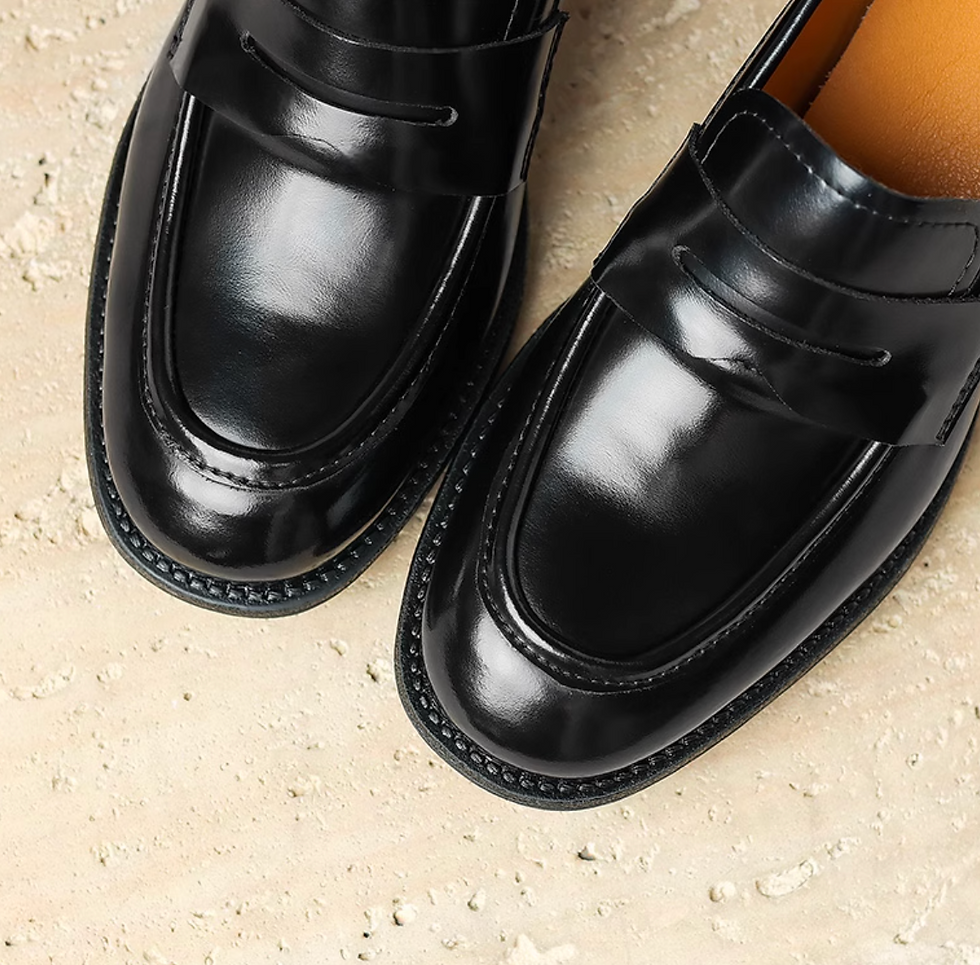 Thumbnail: Oil waxed calf leather penny saver loafers