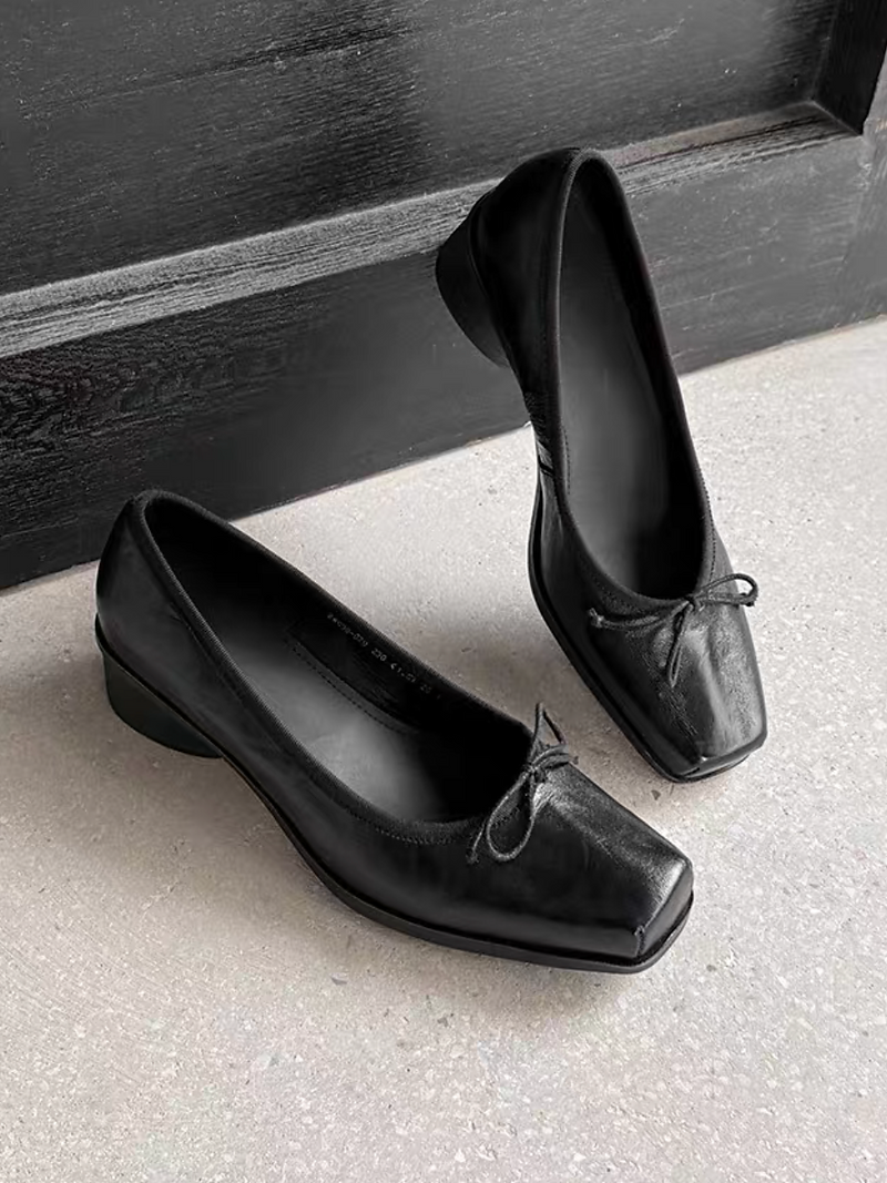 Lambskin brushed off pleats ribbon round heel flats 1