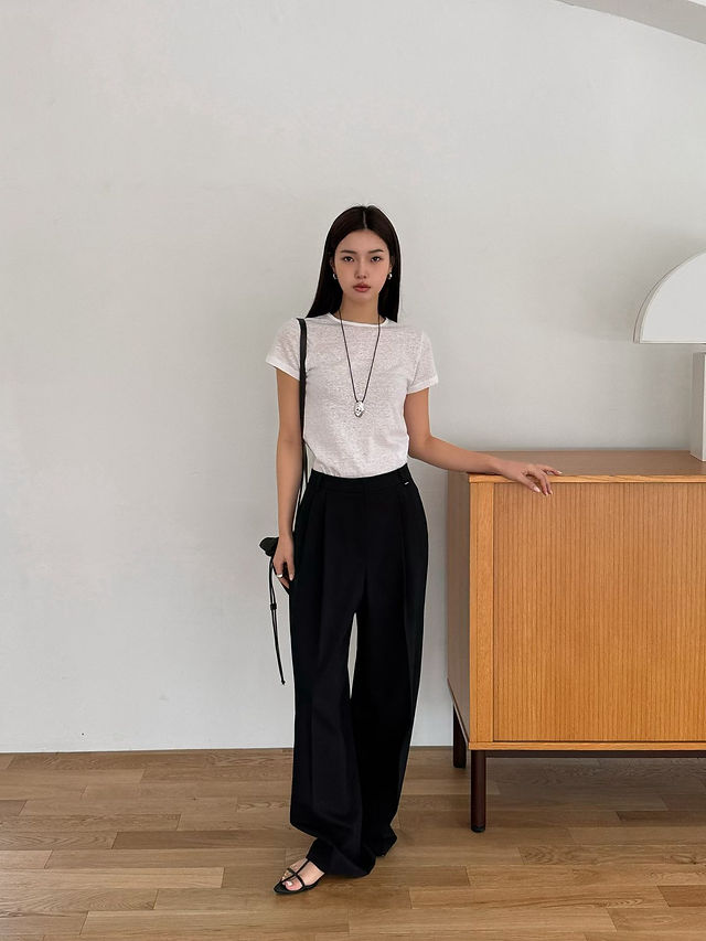 Crewneck cotton patterned shortsleeved tee 9