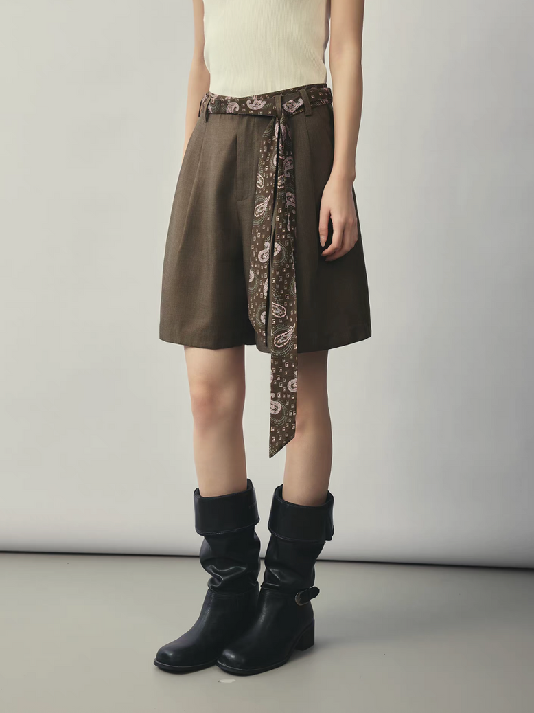 Patterned silky belt included high waisted mocha pleated shorts 5