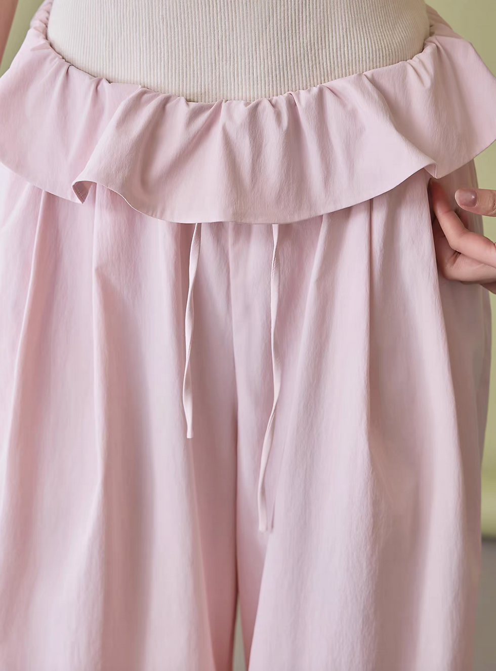 Thumbnail: Ruffled trim drawstring blossom pink pleats pants