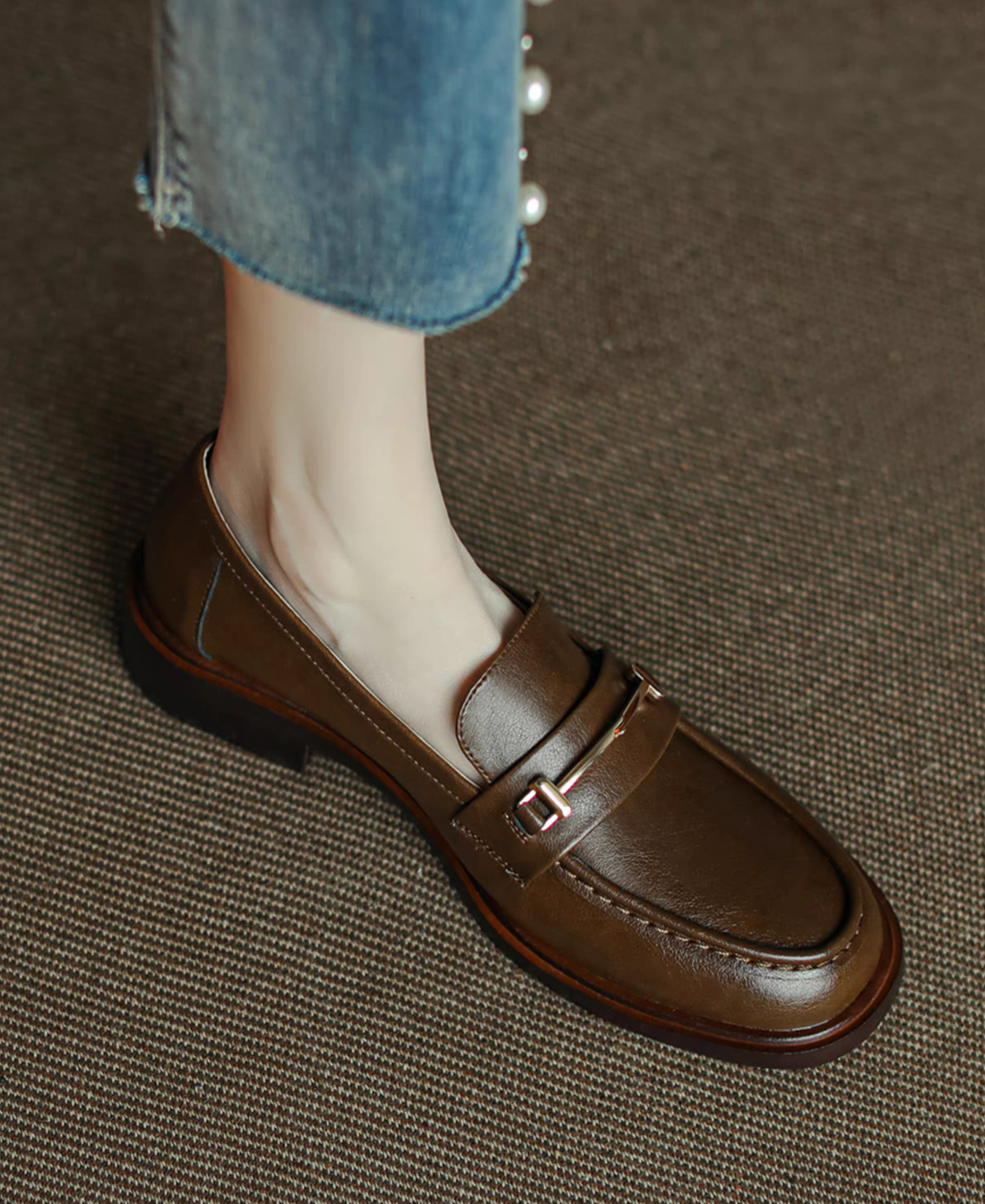 Metal bar calf leather minimalistic loafers