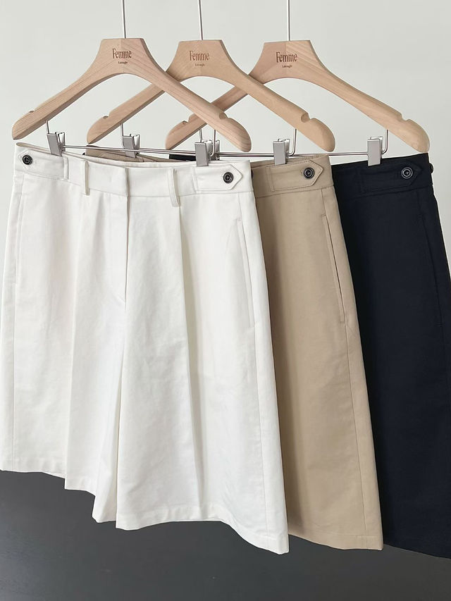 Side buttoned strap pleated cotton rayon A line shorts  1