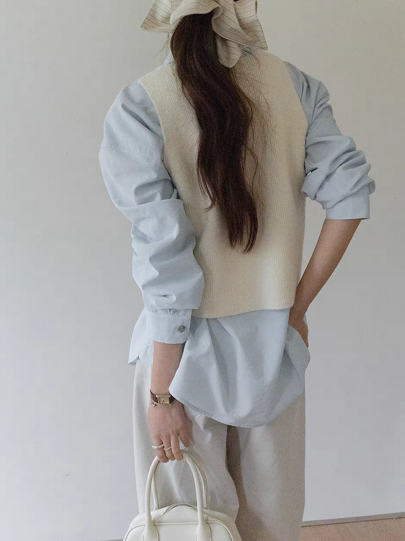 16% Wool U neck buttoned ribbed cotton poly cropped vest 14