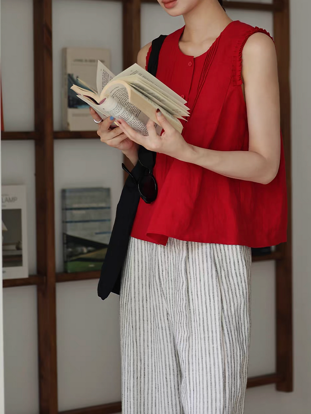 Cherry red pleats trim linen vest 2