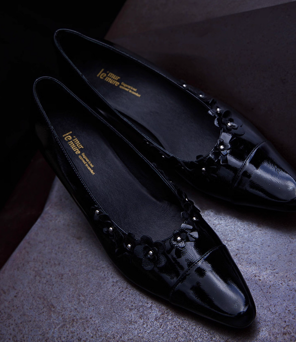 Thumbnail: Made in Paris handmade Italian calf leather floral decorated pointy low heels