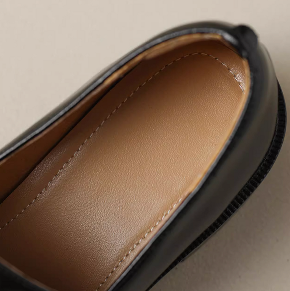 Thumbnail: Metal loop calf leather contour loafers
