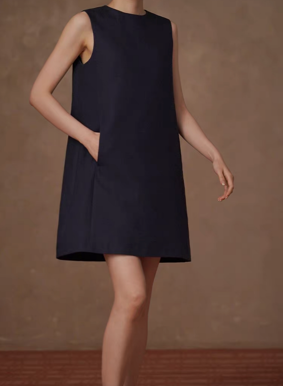 Thumbnail: Navy cotton lyocell line sleevelss back buttoned wavy trim dress