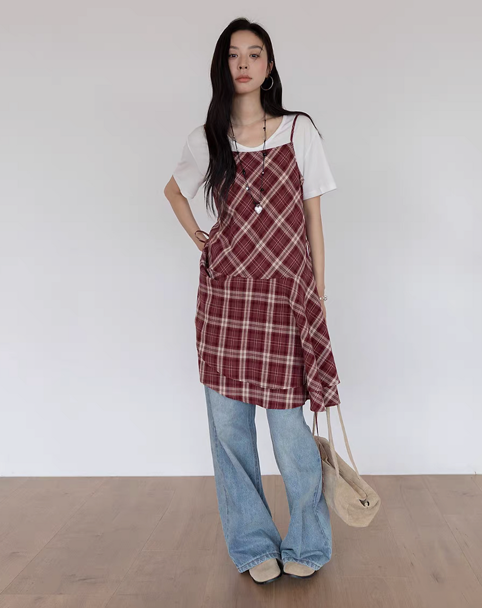Thumbnail: High waisted acid washed back pocket embroidered denim pants