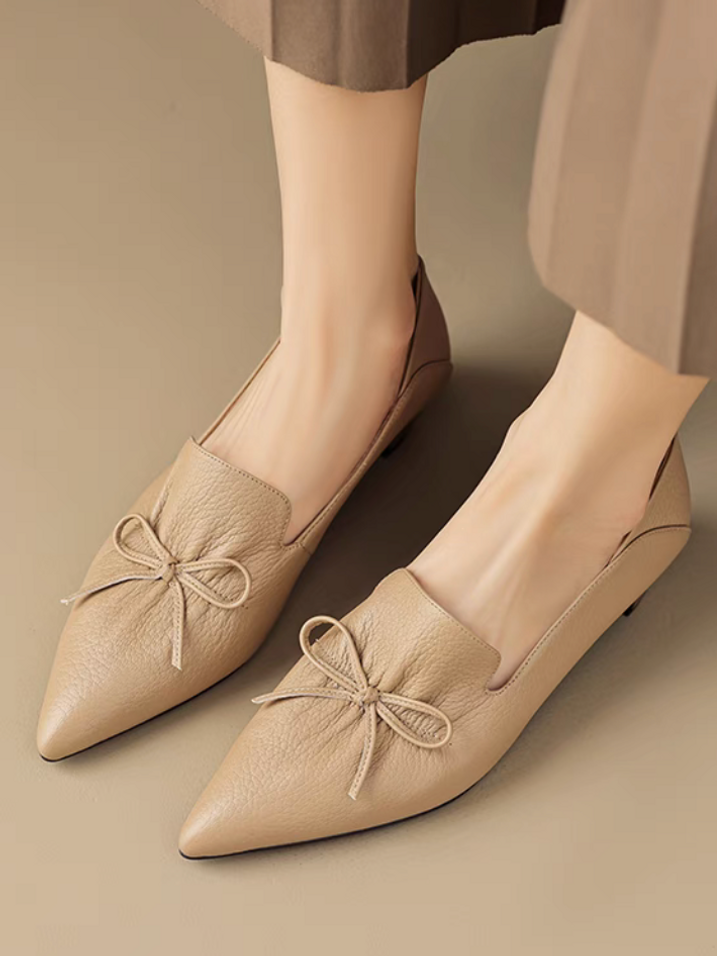 Pointy toga embossed lambskin ribbon low heels 9