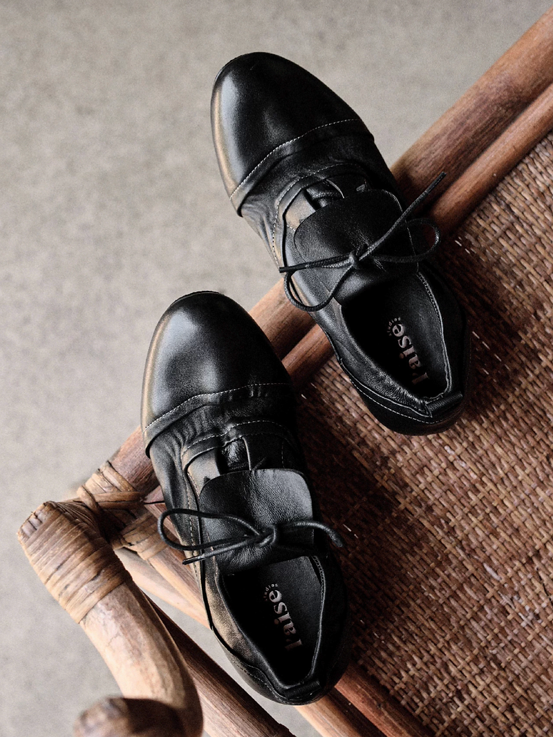 Made in Italy Italian sheep skin folded flap lacing black shoes 5