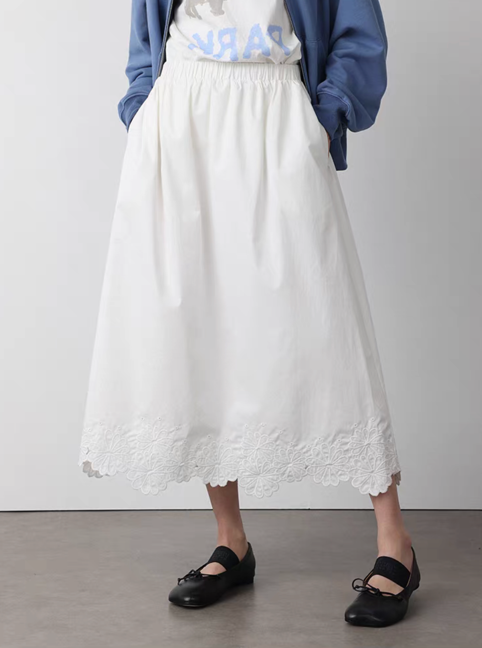 Thumbnail: Laced trim elasticated cotton A line skirt