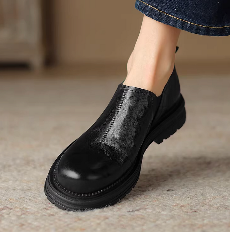 Thumbnail: Back folded straps ruffled calf leather contour shoes