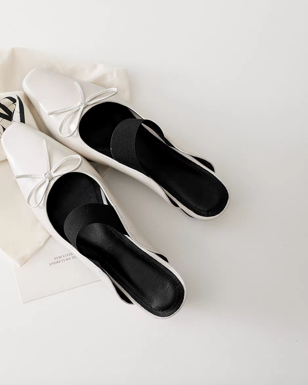 Thumbnail: Oil waxed lambskin ribbon elastic strap pointy slip ons
