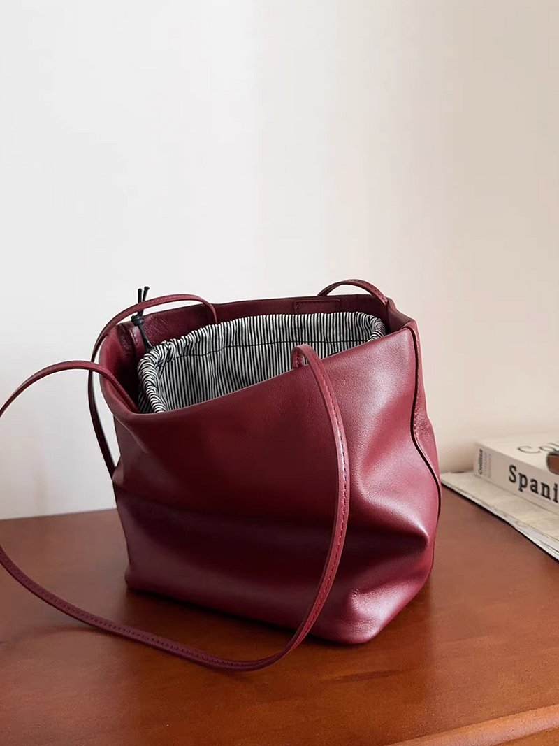 Smooth calf leather bucket shoulder bag 15
