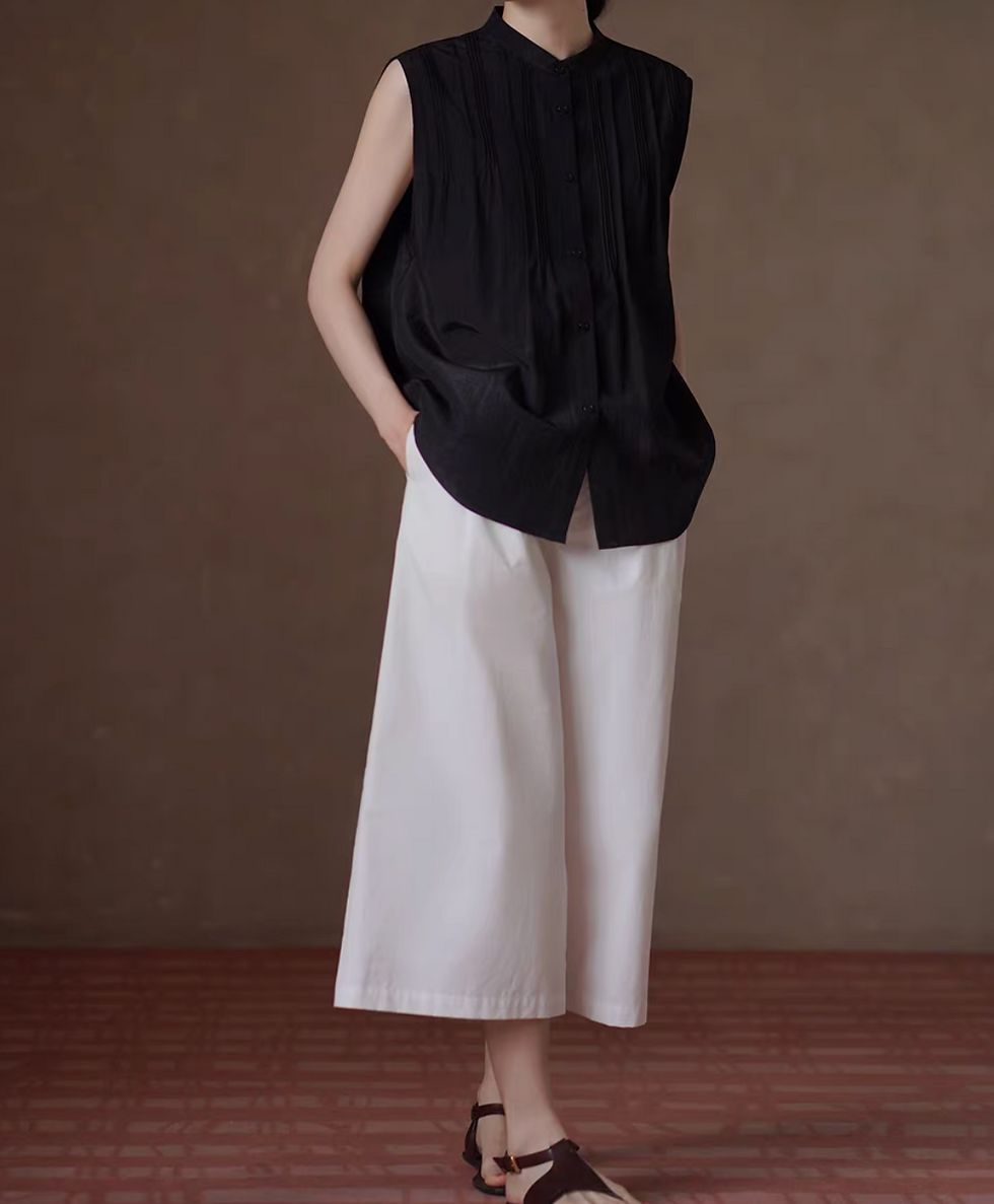 Thumbnail: Black pleated poly rayonn crewneck side slit vest