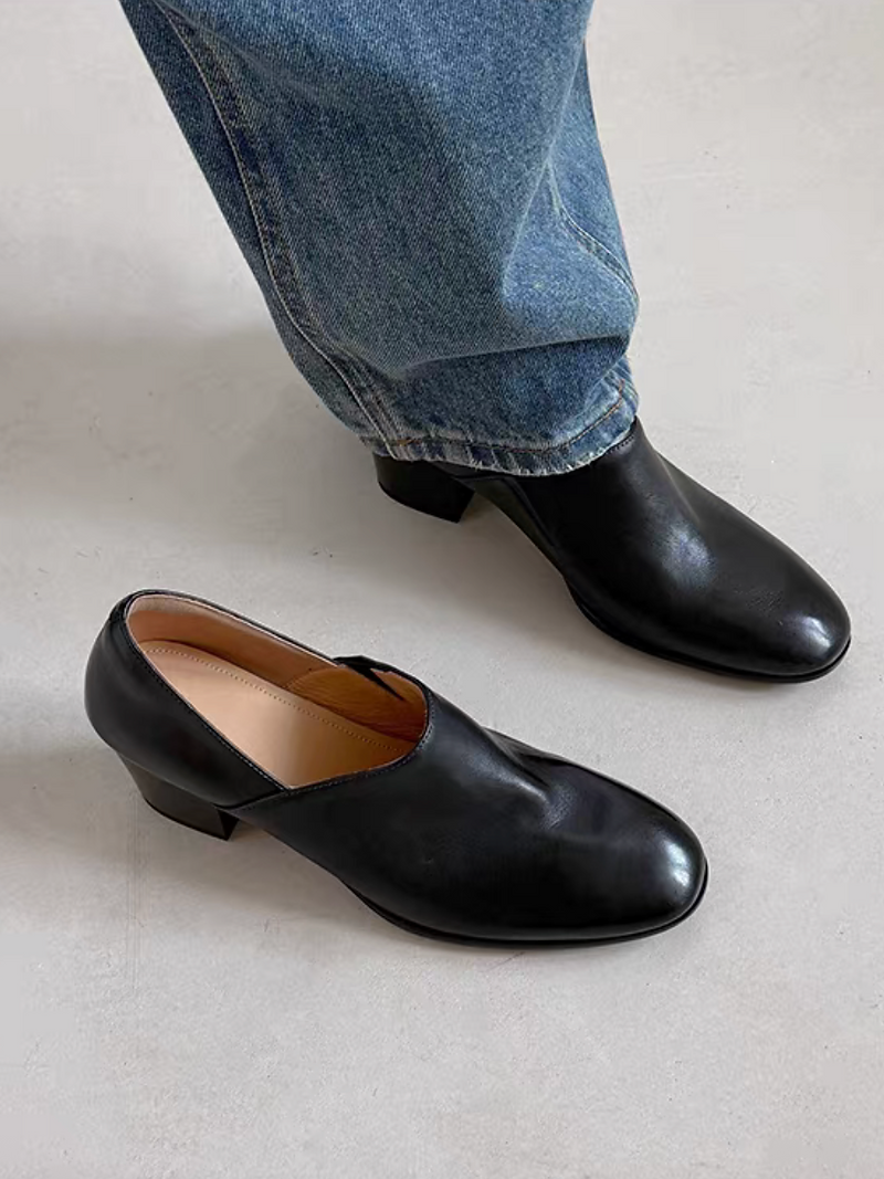 Pointy ruffled calf leather low heels 9