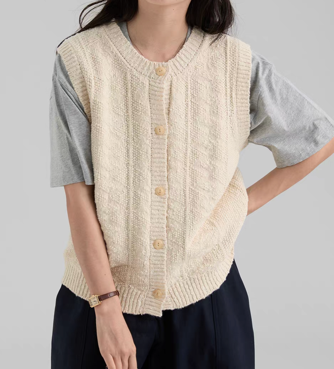 Cable knitted cotton acrylic knitted buttoned vest