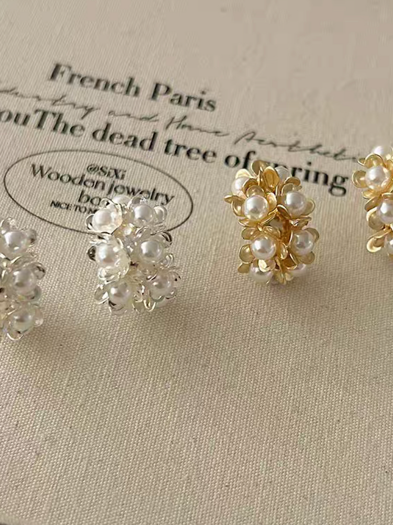 Alloy plastic pearl floral cluttered earrings 1