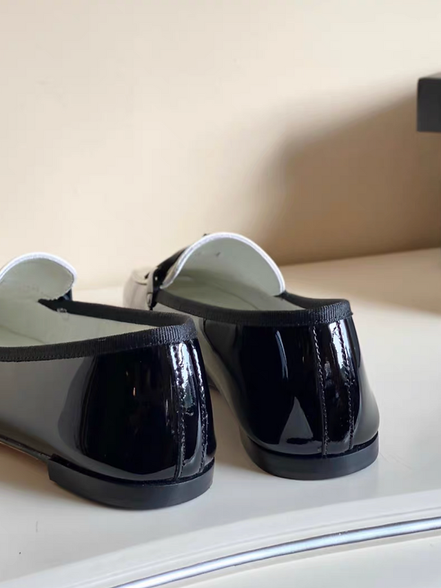 Repetto Paris made in France sheep skin black white loafers 7