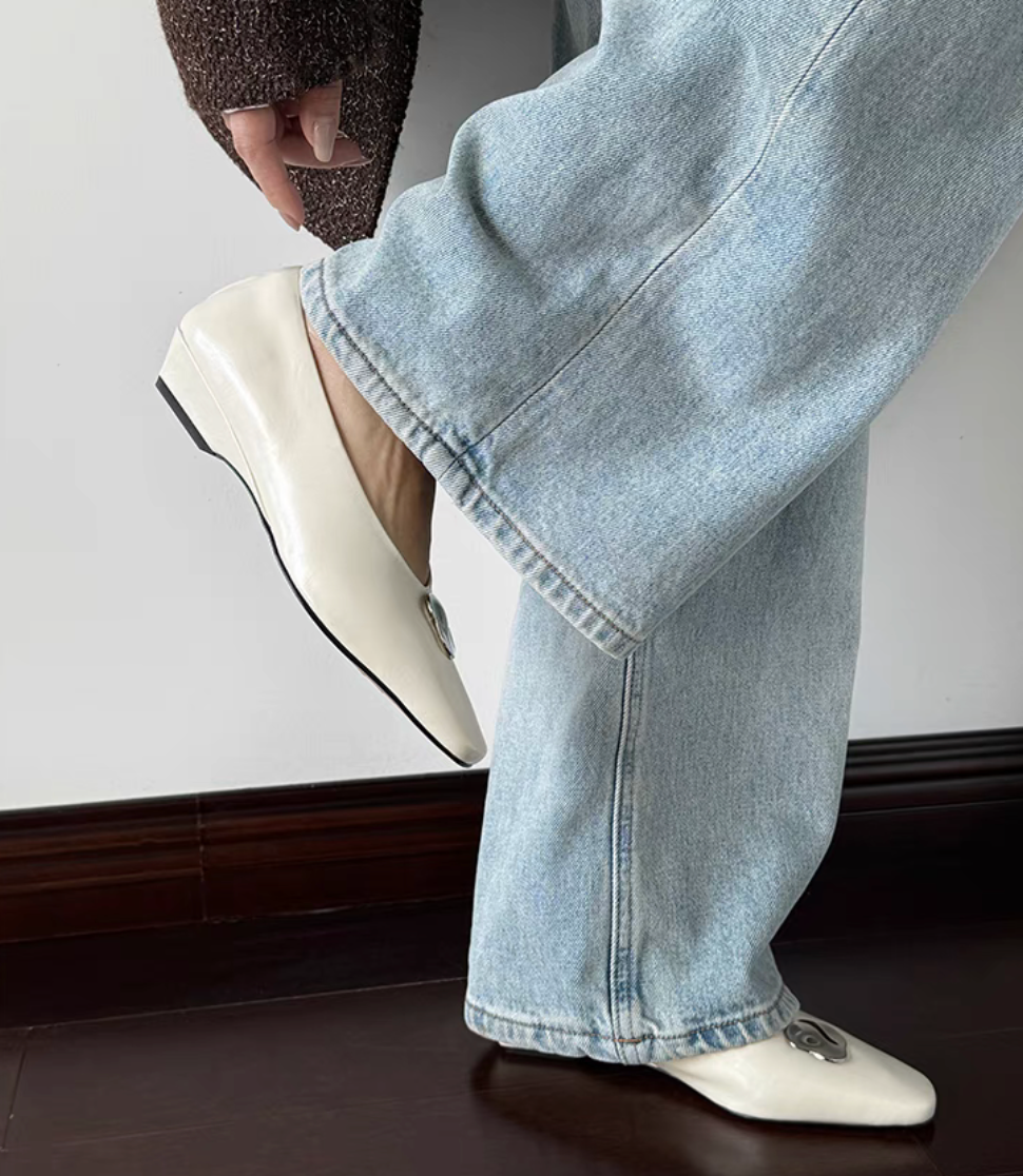 Thumbnail: Lambskin abstract crafted metal piece flats