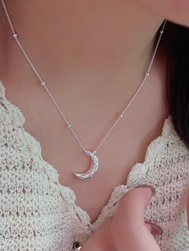 Engraved crescent moon 925 silver  necklace 4