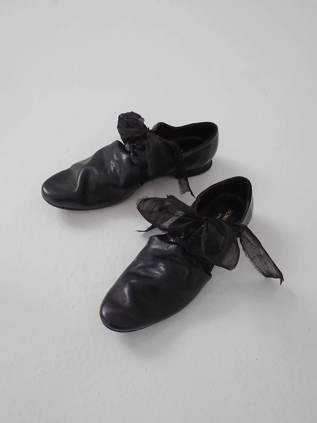Made in Paris sheep skin ruffled leather lacing black shoes 2