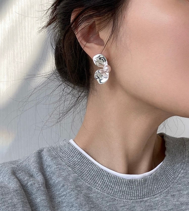 Thumbnail: 925 Silver half petals alloy plastic pearl earrings 
