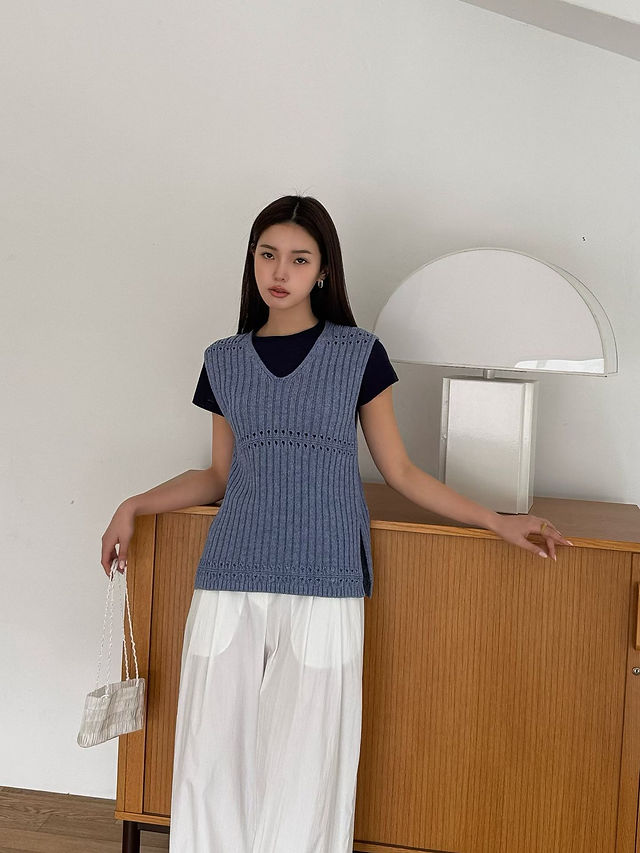 V neck cotton paper side slit crochet knitted vest 6