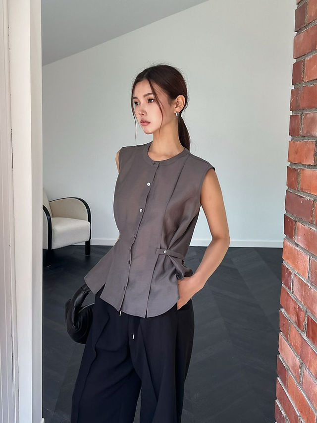 Summer wool poly lyocell sheer side buttoned slit belted detailed vest 10