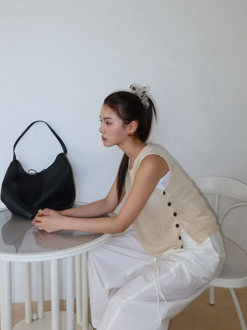 Linen nylon side buttoned crewneck knitted vest 3