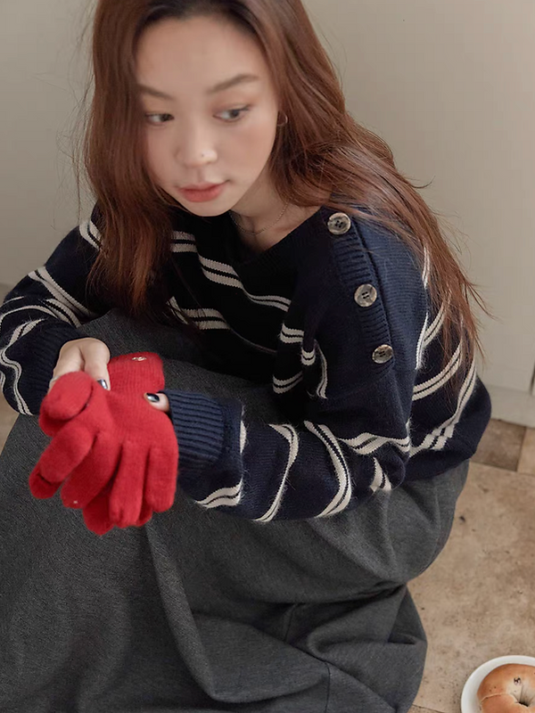 50% Wool 50% raccoon shoulder buttoned striped fluffy jumper