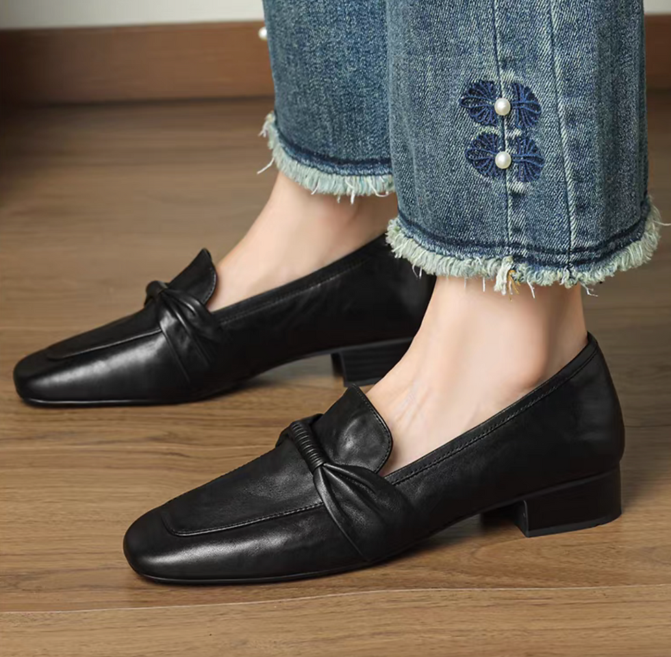 Thumbnail: Calf leather rolled strands deco loafers