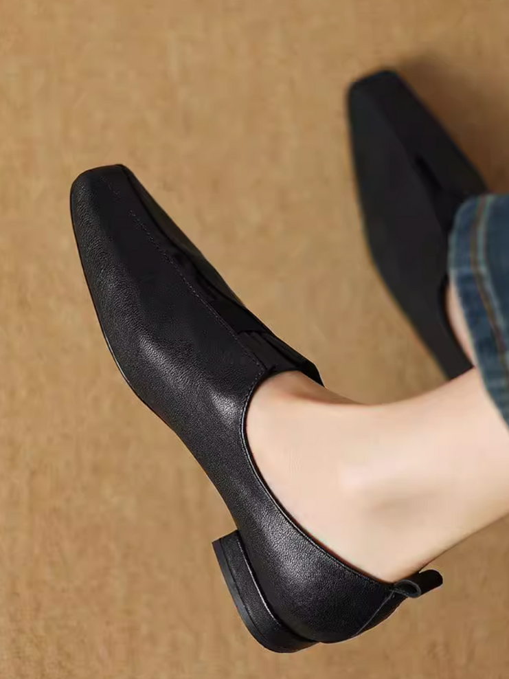 Pointy folded slit elastic strap flats / loafers 11