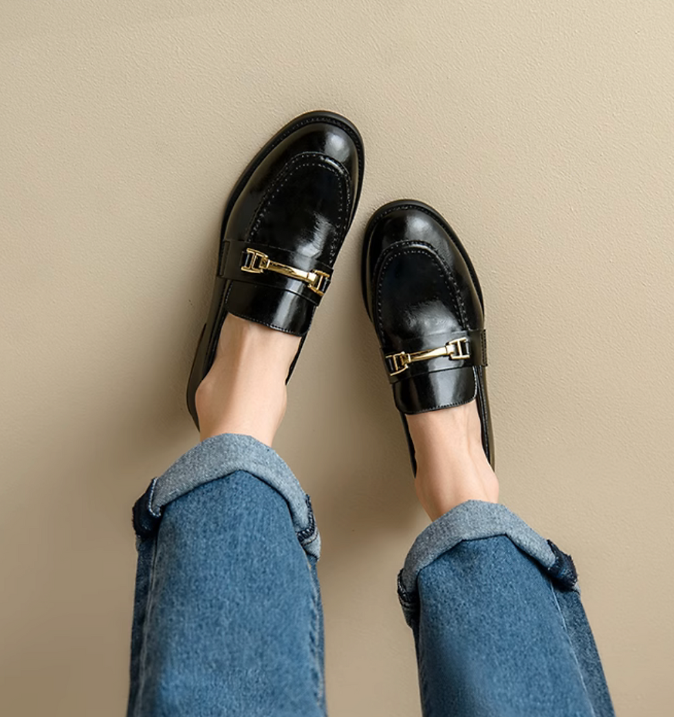 Thumbnail: Metal bar contour calf leather loafers