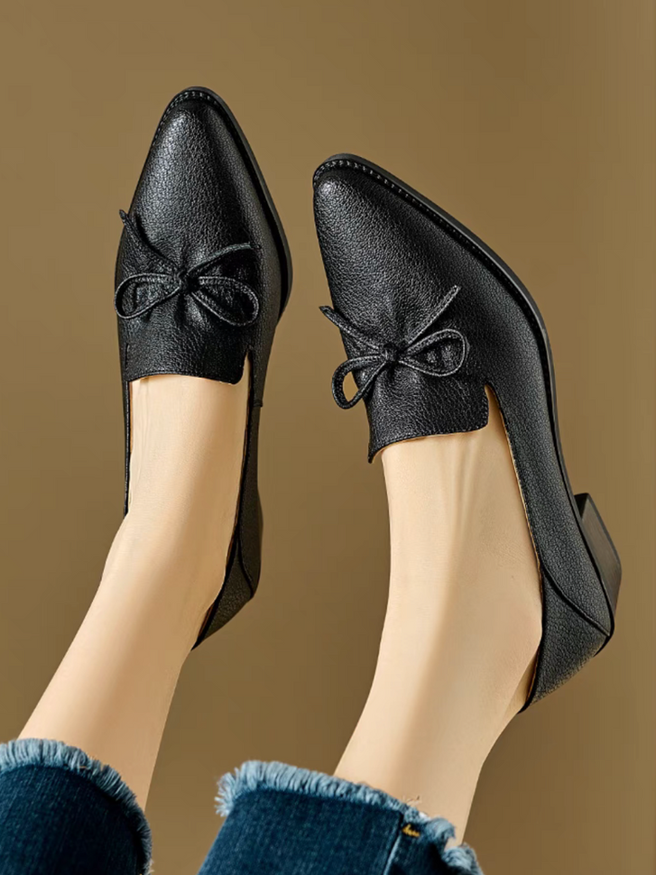 Ribbon embossed lambskin wood heel pointy shoes 8