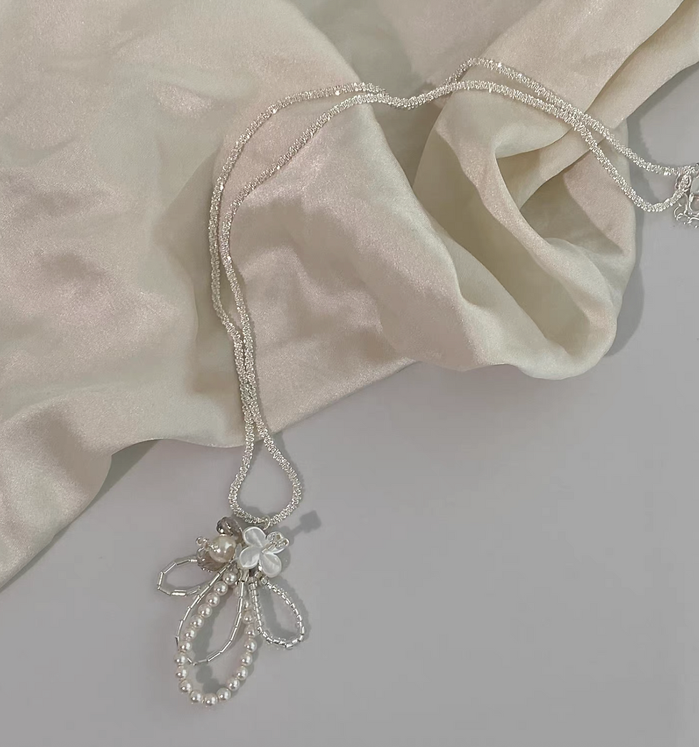 Thumbnail: 925 Silver reflective pieces floral petals alloy plastic pearl necklace
